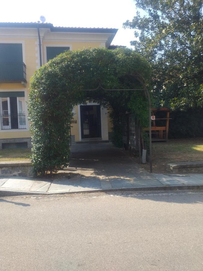 Casa Patrone Appartamento Luigi Nebbiuno Exterior foto